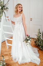 Load image into Gallery viewer, Sanna Lindstrom - Trouwjurk Jasmine - maat 44