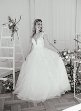 Load image into Gallery viewer, Sanna Lindstrom - Trouwjurk Willow - maat 44