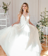 Load image into Gallery viewer, Sanna Lindstrom - Trouwjurk Willow - maat 44