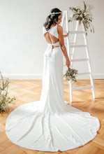 Load image into Gallery viewer, Sanna Lindstrom - Trouwjurk Meghan - maat 44