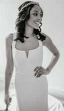 Load image into Gallery viewer, Sanna Lindstrom - Trouwjurk Meghan - maat 44