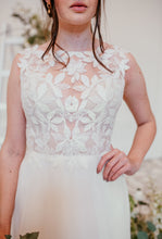 Load image into Gallery viewer, Sanna Lindstrom - Trouwjurk Ava - maat 44