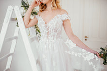 Load image into Gallery viewer, Sanna Lindstrom - Trouwjurk Alice - maat 42