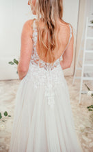 Load image into Gallery viewer, Sanna Lindstrom - Trouwjurk Hope - maat 42