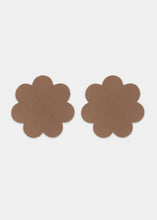 Load image into Gallery viewer, Altijd je tepels beschermen als je boobtape gebruikt online of in de bruidswinkel Naaldwijk Westland