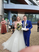 Load image into Gallery viewer, Haar en makeup voor de bruid aan huis Bruidsviasgie en kapsel Den Haag Westland