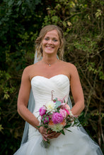 Load image into Gallery viewer, Bruidsmakeup aan huis, Naaldwijk De Lier Westland en haar Den Haag