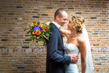 Load image into Gallery viewer, Bruidsstyling bruidsmakeup en haar aan huis sGravenzande Hoek van Holland trouwen in de winter, trouwen aan het strand. Windproff haar en make-up Zuid Holland