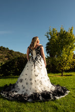 Load image into Gallery viewer, BRIDALSTAR - Trunk show
