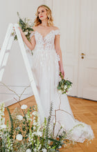 Load image into Gallery viewer, Sanna Lindstrom - Trouwjurk Alice - maat 42
