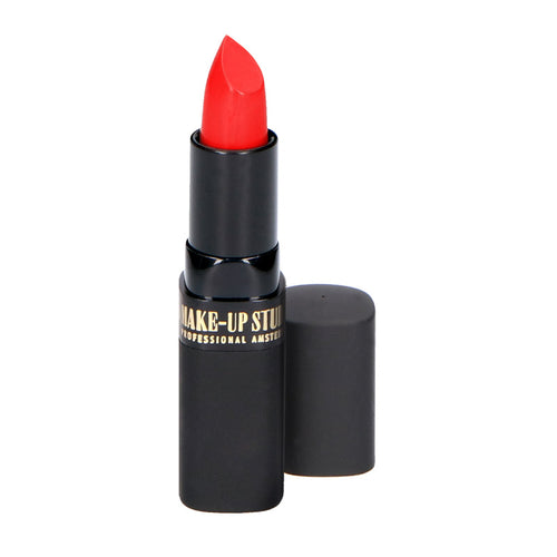 Matte zachte lippstick om je lippen te laten stralen of om je make-up look af te maken. Voor de gevoelige lippen. Testen tijdens een make-up workshop voor 2 personen in Naaldwijk Zuid Holland 